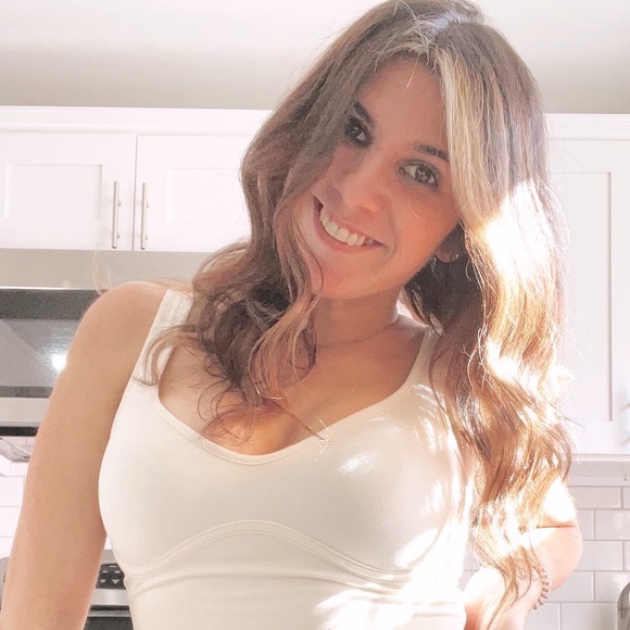 Meet your Posher, Tayla 🌟 - Picture 6 of 6